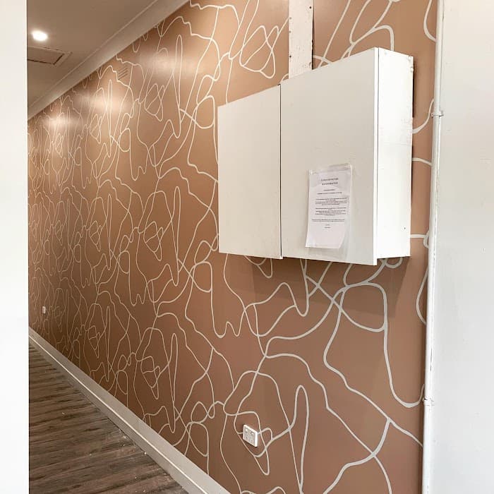 Thistle Wallpapering — photo 1