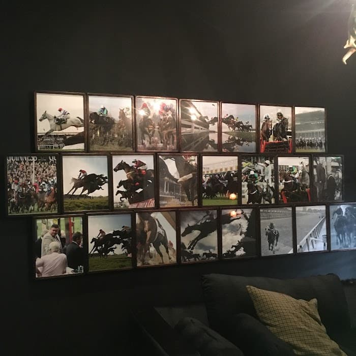 Professional Picture hanging (Melbourne) — photo 8