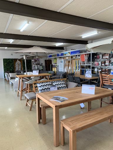 Pontings Mitre 10 — listing photo
